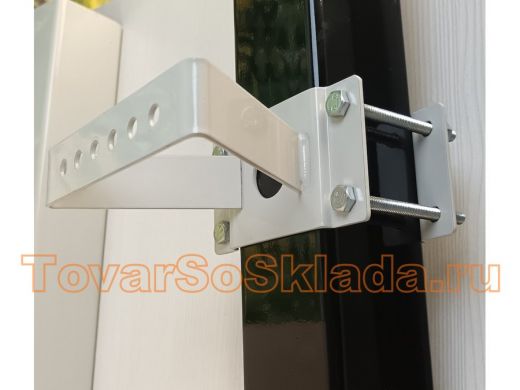 Кронштейн для прожектора на квадратную трубу 60х60мм с отверстием 