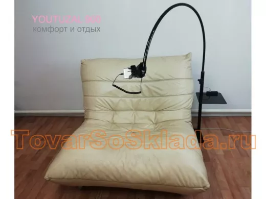 Держатель смартфонов напольный поворотный.