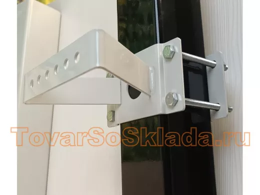 .  Для прожекторов. Кронштейны на трубу квадратную 60х60мм.  Для одного прожектора, с отверстием.